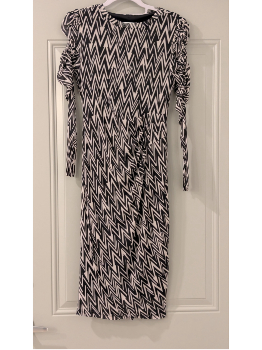 Women's Nine West Midi Dress Size PS Black White Zigzag Print